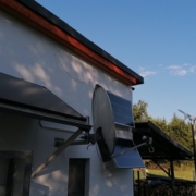 Unsere Stromerzeugung mit Solarmodule und Windkraftanlage